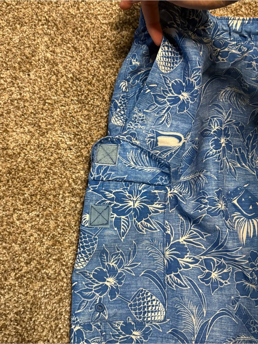 Tommy Bahama Relax trunks swimwear Mens L pockets blue white pineapple & Floral